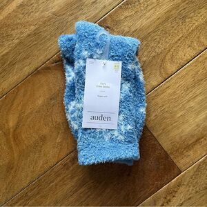 auden Cozy Blue and White Snowflake Crew Socks - Size 4-10 - NWT